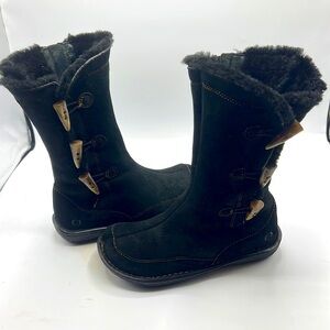 Born insulated boots size 6 in excellent condition.